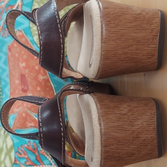 EUC Dansko Leather Sandals - Picture 4 of 8